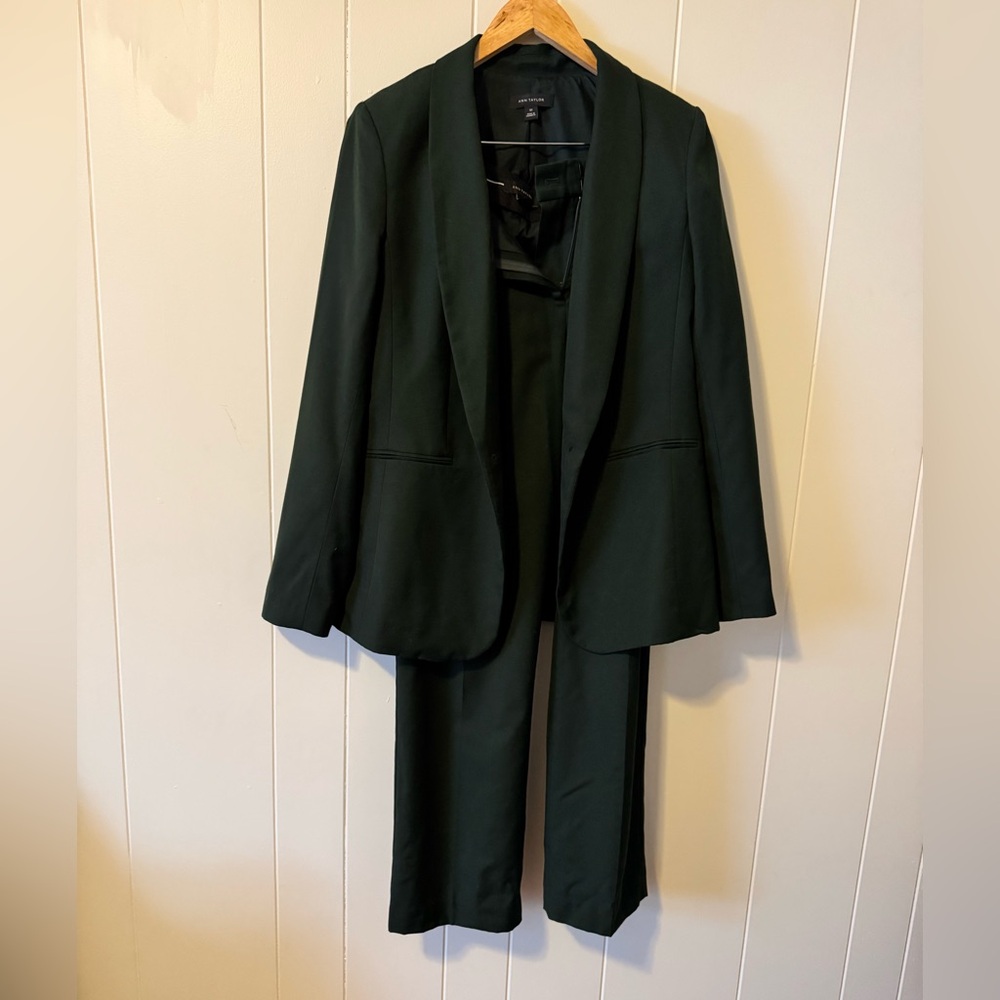 ANN TAYLOR Matching Green Suit